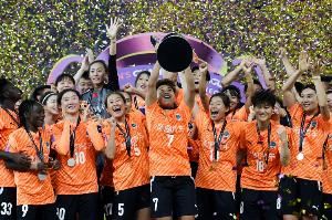 鄂媒：武汉女足一周内三连胜，转战大半个中国攻克“魔鬼赛程”